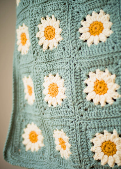 Granny Squares Daisy Blanket Crochet Pattern - CazenCrochet